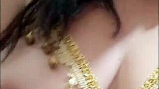 Otra vez haciendo cosas malas hijastra me pongo muy arrecha y espero con paciencia a mi padrastro que venga a comer y follar esta vagina humeda latina