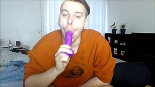 POV我现在深喉猛吸你大屌