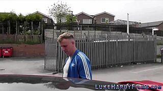 alternative spex babe fucks with glasses on