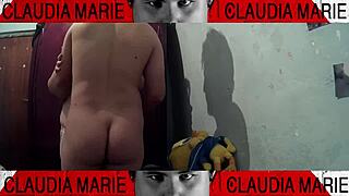 Hey, you like watching her get eaten out before dinner?