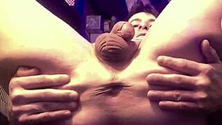 Livenlove turning into a girl in the shower 😏