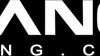 Rachele Richey flashes her giant titties in public