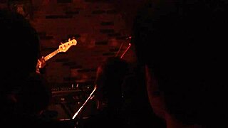 亚洲熟女被日本男粗暴深喉