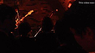 亚洲熟女被日本男粗暴深喉