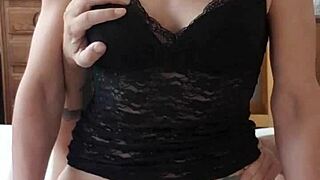 Hot milf in lingerie gets oral pleasure