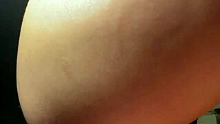 ki-sim explores self-pleasure with a dildo