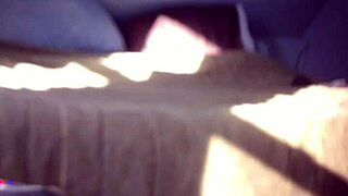 偷偷玩假阳具爽到高潮喷水