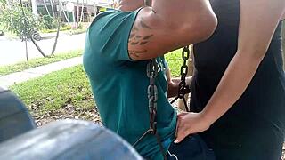 latina gives blowjob on medellín streets 😘