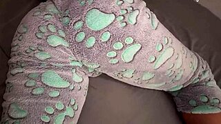 Stepsister, Why Wait for Me Like This in Bed?