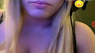 Una bella tettona bent over in doggystyle position?