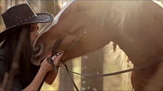 MilfyCalla - 户外骑乘性感继母摇多汁屁股！