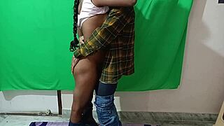 印度女孩火辣卧室激情展开