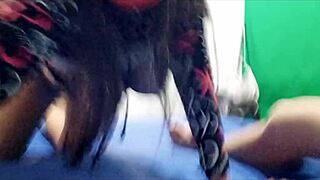 蒙面继母和我秘密拍片秀多汁翘臀