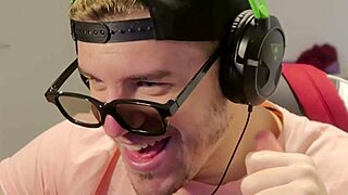 不用1500就出狱免费操女囚-女同骑乘无码