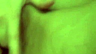 teen lesley fingers in bath