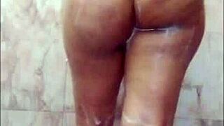 hindi story hot girl in bathroom