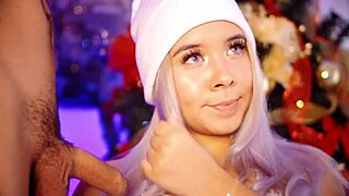 Watch Valentina suck and gag on cock daily?