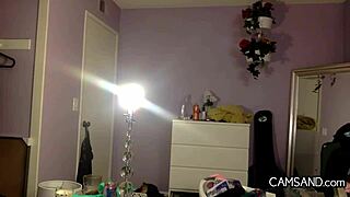 Raw American Nympho Goes Wild on Webcam