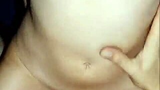 la hermanita monta y come semen