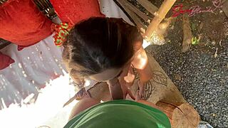 Mesero de Hotel Acepta Propina a Cambio de Mamadas y Sexo - Parte 2 - Sara Blonde