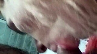 trans sucking so deliciously, look at that