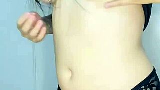 辣哥伦比亚妹子第一次尝试肛交？