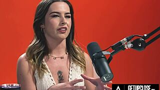 chanel camryn hits intense orgasm with hitachi vibrator