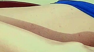 Mientras converso con mi amigo gay terminamos follando y el dio su primera acaba en mi co�o